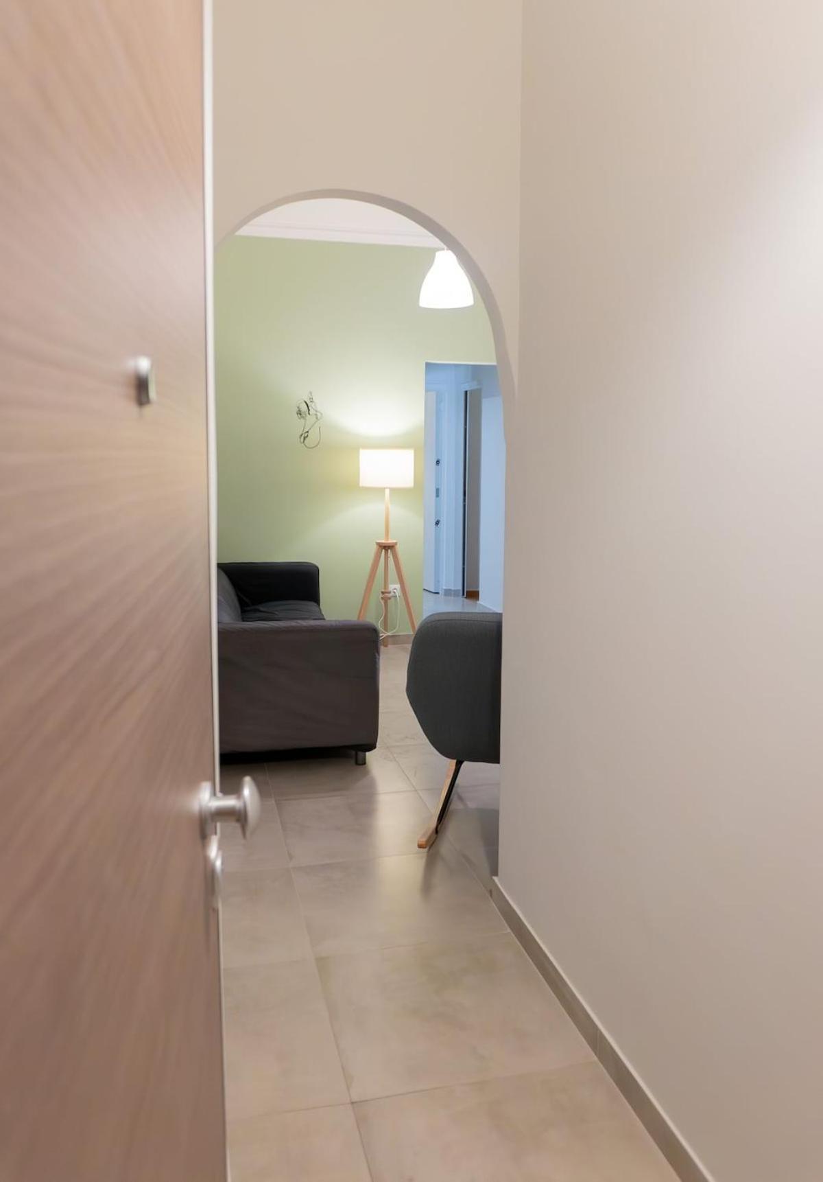 50 Steps Metro Kato Patisia Renovated Athens Apt Ngoại thất bức ảnh