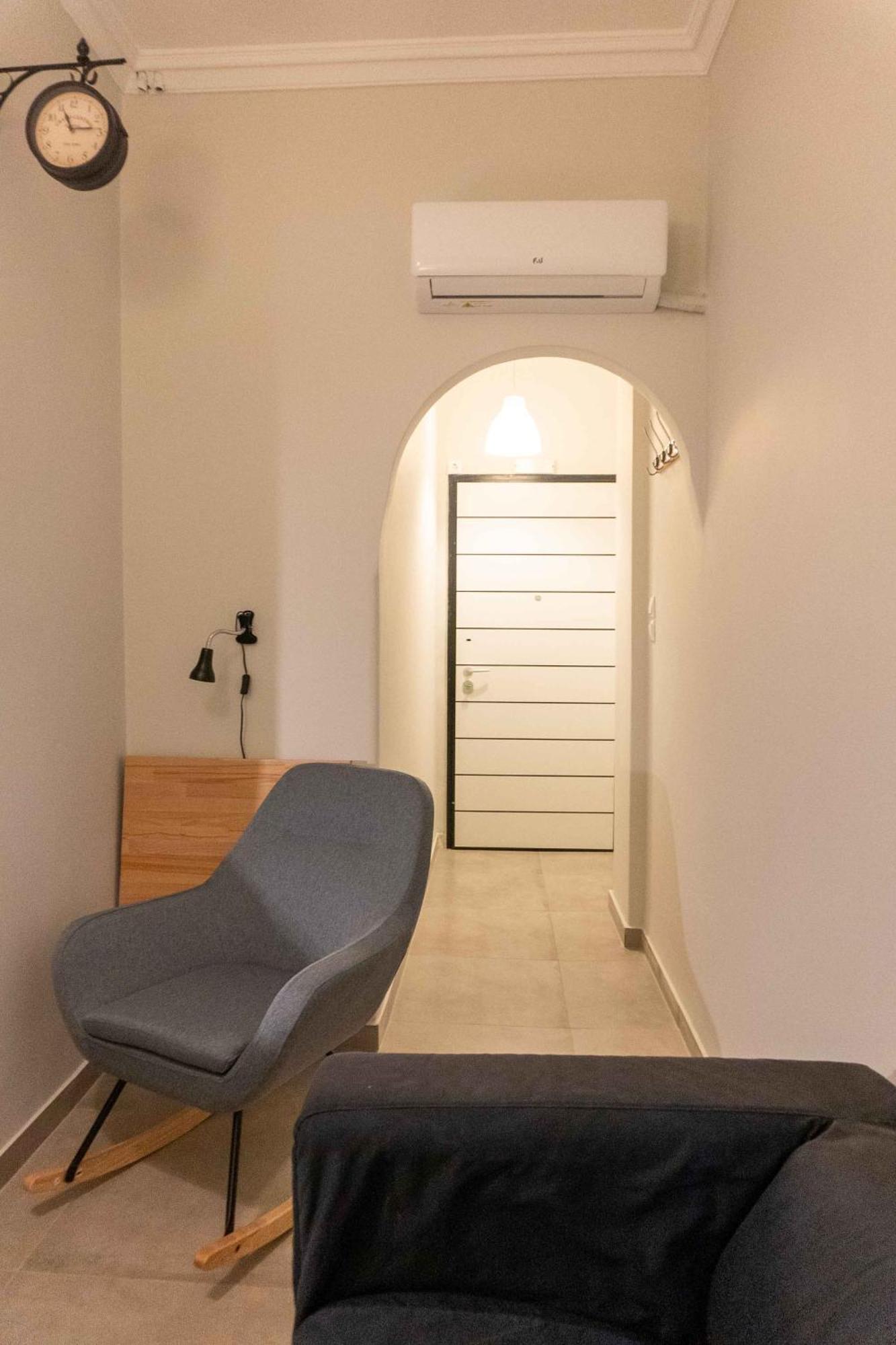 50 Steps Metro Kato Patisia Renovated Athens Apt Ngoại thất bức ảnh