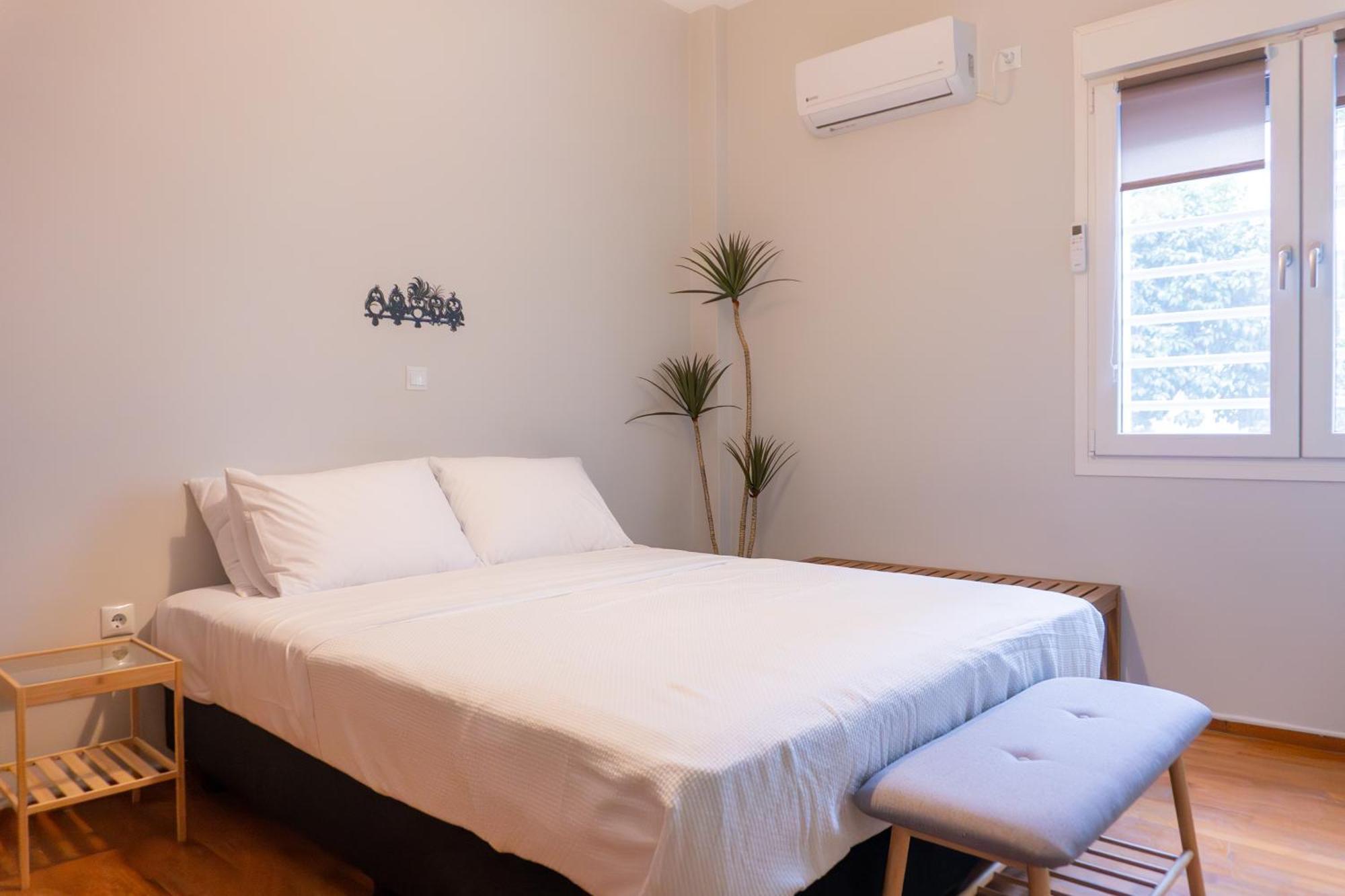 50 Steps Metro Kato Patisia Renovated Athens Apt Ngoại thất bức ảnh