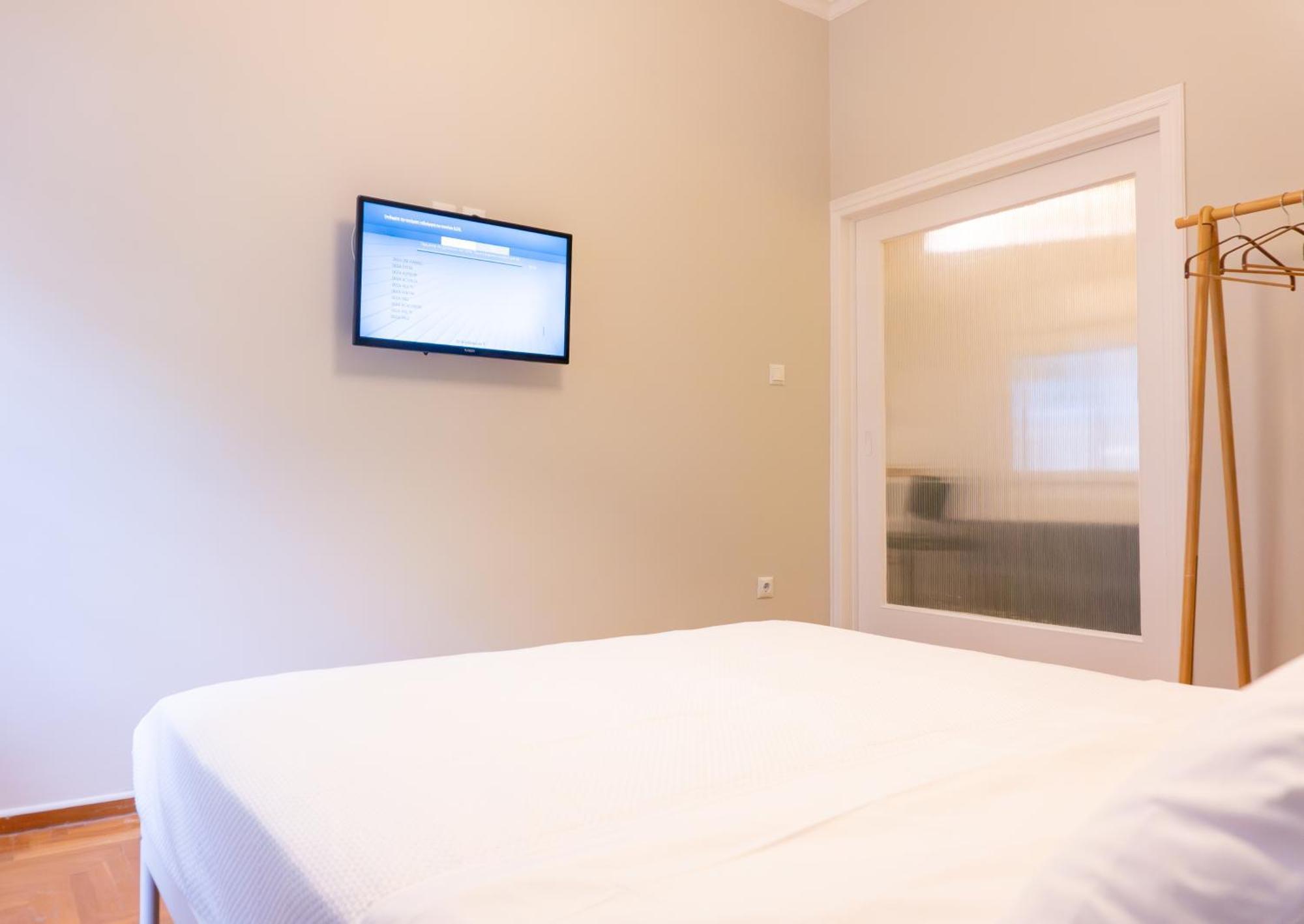 50 Steps Metro Kato Patisia Renovated Athens Apt Ngoại thất bức ảnh
