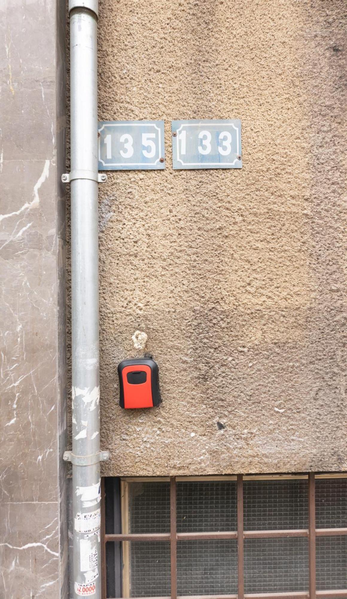 50 Steps Metro Kato Patisia Renovated Athens Apt Ngoại thất bức ảnh